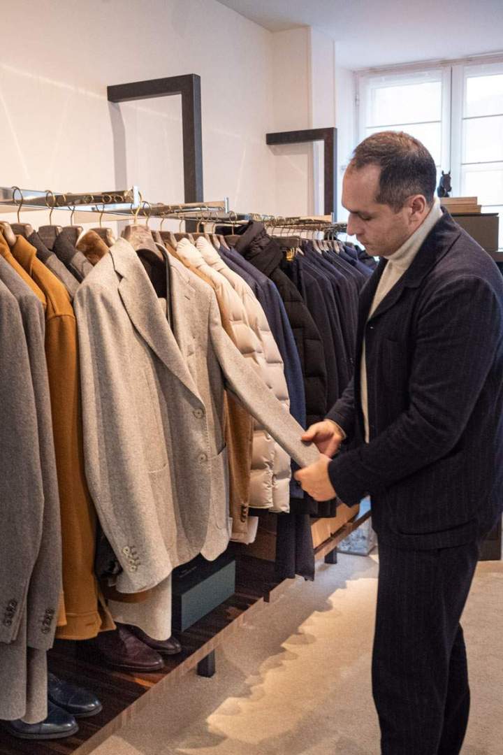 Vente de costumes Fontainebleau